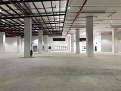 Yas Logistics Centre (D16), Warehouse #622684071